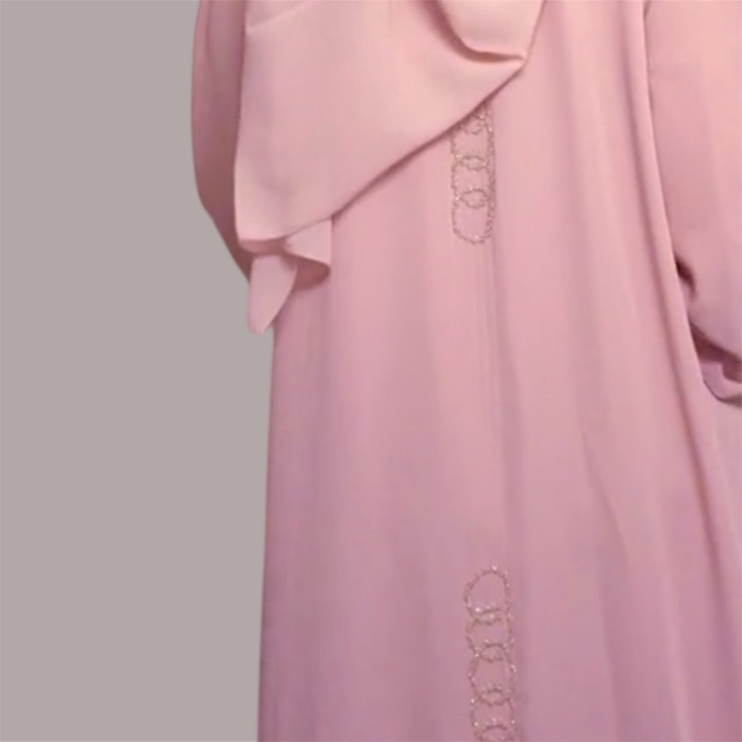 This elegant abaya features a soft flowing wave-inspired print, designed for a graceful and modest look.
Crafted from lightweight, comfortable fabric and paired with a matching scarf for a complete outfit.